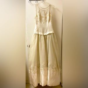 Vintage wedding gown Ivory Size 14, includes train